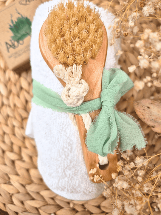 Nachhaltiges Wellness-Set als Geschenkidee – Zinkwanne mit Luffa, Sisal-Handschuh, Massagebürste, Aloe Vera Seife und Bio-Gästehandtuch