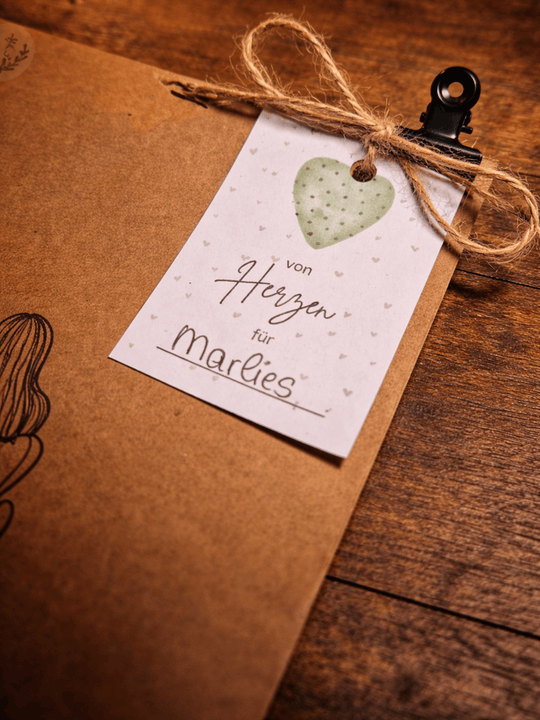 Wundertüte "von Herzen" mit personalisiertem Label - achtsame Geschenke für Frauen bei Alles auf Anfang in Bedburg NRW. Nachhaltig, handgemacht und personalisierbar