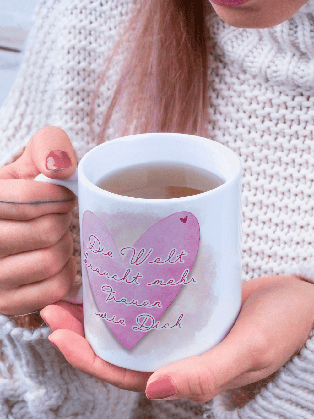 DIE WELT BRAUCHT MEHR FRAUEN WIE DICH Tasse - Alles auf Anfang - personalisierte Geschenke für Frauen