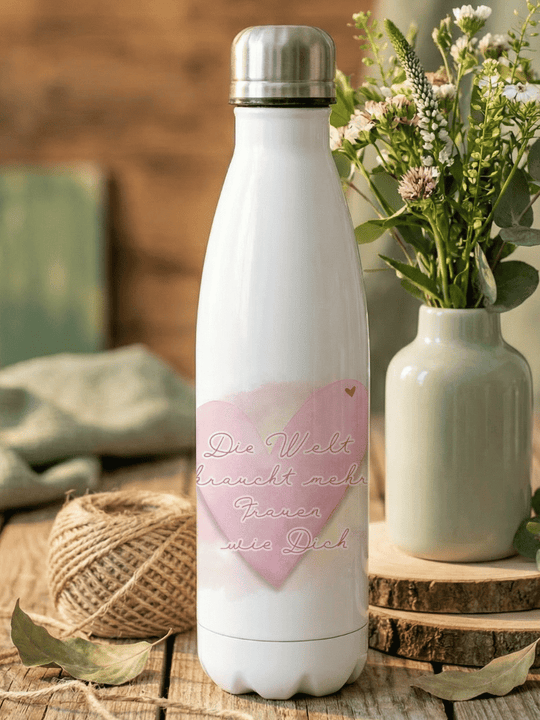 DIE WELT BRAUCHT MEHR FRAUEN WIE DICH Trinkflasche - Alles auf Anfang - personalisierte Geschenke für Frauen