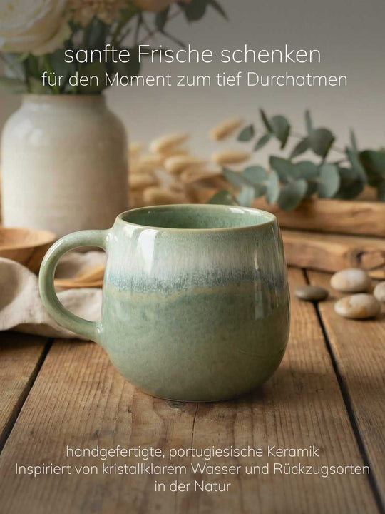 Ozean-Tasse aus portugisiescher Keramik. Achtsame Geschenke für Frauen bei Alles auf Anfang in Bedburg, NRW