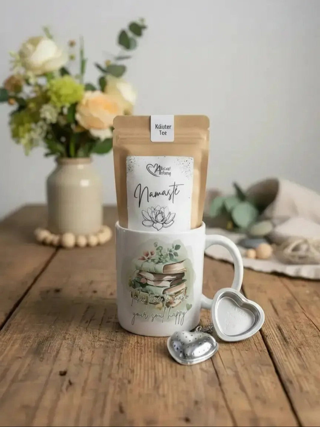 kleines Geschenkset Take Time, bestehend aus Kaffeetasse, Bio-Tee und Teesieb als achtsames Geschenk für Frauen von Alles auf Anfang aus Bedburg, NRW