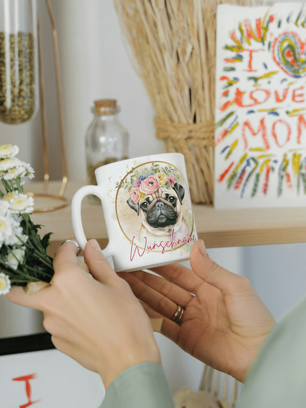 Motiv Mops (Hund) - Personalisierbare Keramiktassen, handgefertigt in Deutschland, individuelles Geschenk für Freundin, nachhaltige Tasse für Kaffee oder Tee, liebevoll gestaltetes Motiv, personalisierbar mit Name