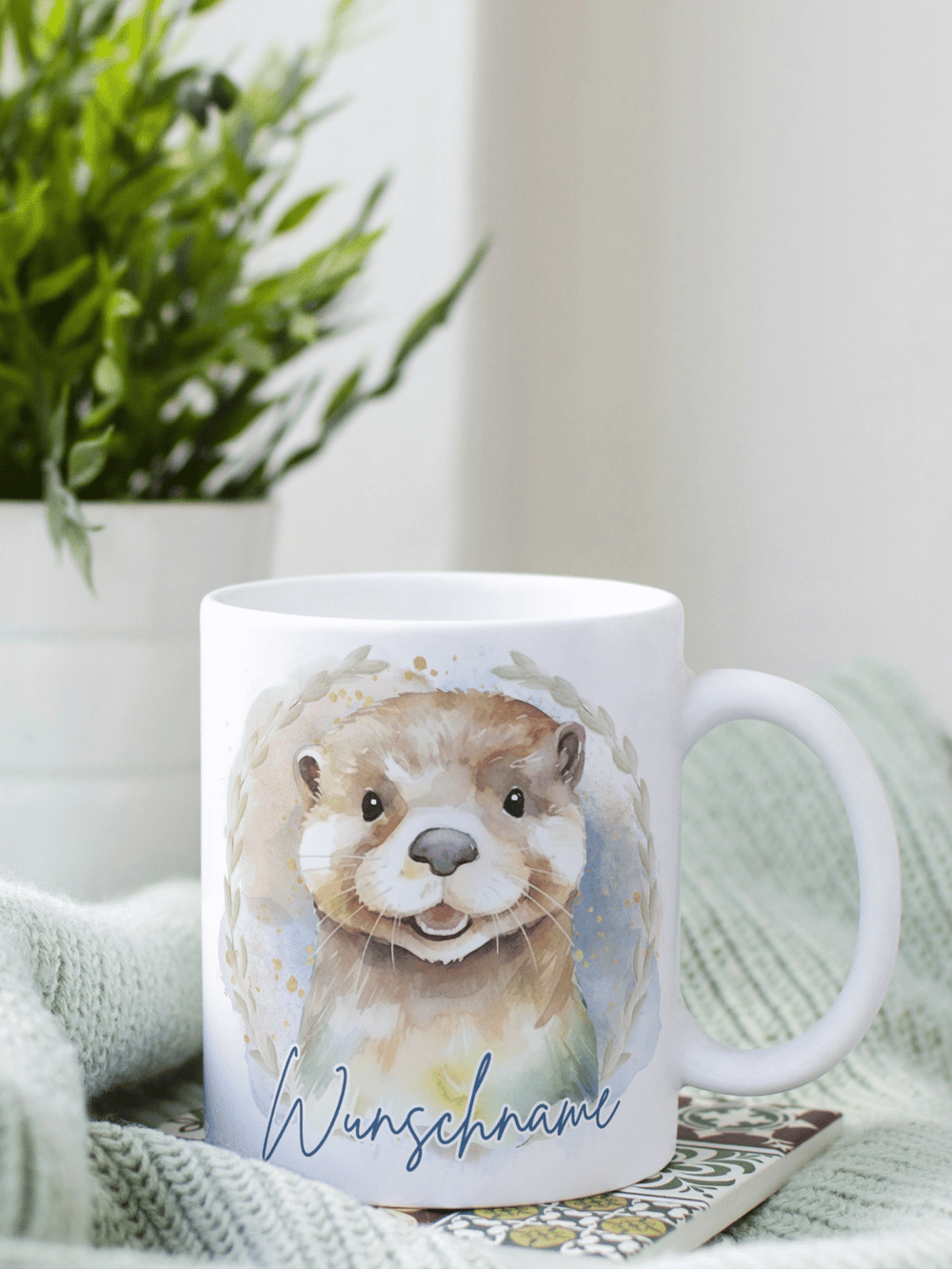 Personalisierbare Keramiktasse mit Otter-Motiv, handgefertigt in Deutschland, individuelles Geschenk für Freundin, nachhaltige Tasse für Kaffee oder Tee, liebevoll gestaltetes Motiv, personalisierbar mit Name