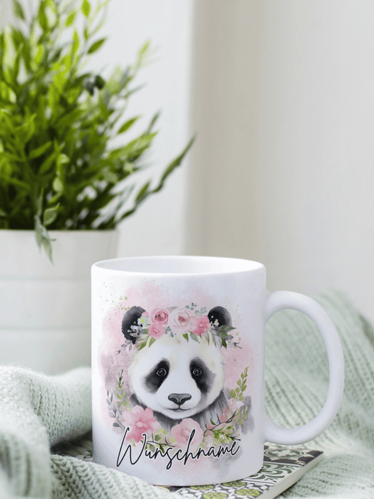 Motiv Panda - Personalisierbare Keramiktassen, handgefertigt in Deutschland, individuelles Geschenk für Freundin, nachhaltige Tasse für Kaffee oder Tee, liebevoll gestaltetes Motiv, personalisierbar mit Name