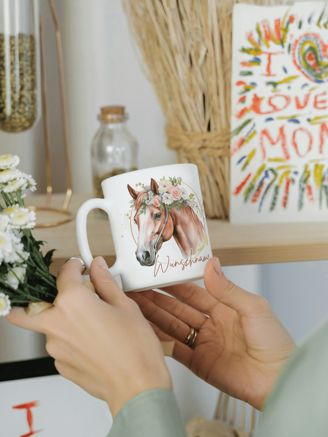 Personalisierbare Keramiktassen, handgefertigt in Deutschland, individuelles Geschenk für Freundin, nachhaltige Tasse für Kaffee oder Tee, liebevoll gestaltetes Motiv, personalisierbar mit Name