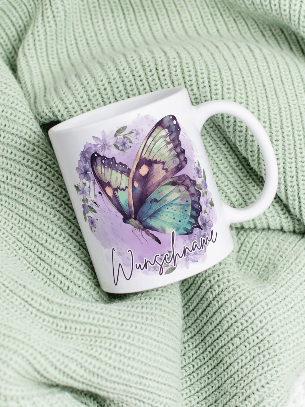 Motiv Schmetterling - Personalisierbare Keramiktassen, handgefertigt in Deutschland, individuelles Geschenk für Freundin, nachhaltige Tasse für Kaffee oder Tee, liebevoll gestaltetes Motiv, personalisierbar mit Name