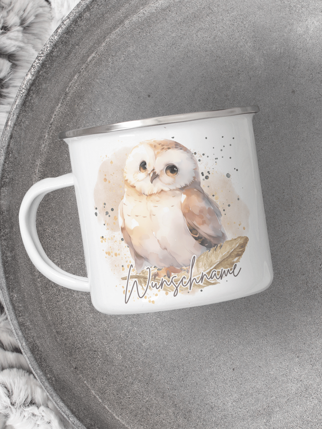 handgemachter, personalisierter Emaillebecher silber mit Motiv "Eule" rechts vom Henkel  - ideales Geschenk für Frauen